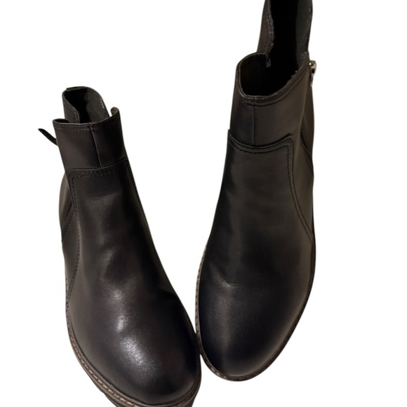 Women's ZEROGRAND City Wedge
Waterproof Chelsea Boots - Picture 15 of 16